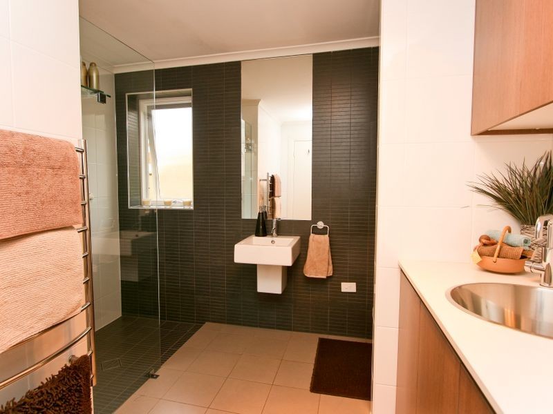 4 Wallace Street, Erindale SA 5066