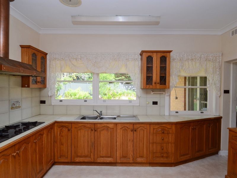 2 Lascelles Avenue, Beaumont SA 5066