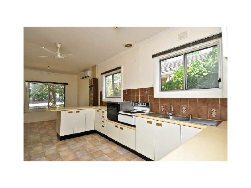 6 Tyringa Avenue, Rostrevor SA 5073