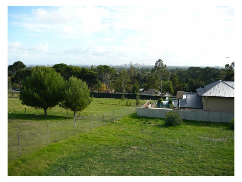17 Muggs Hill Road, Torrens Park SA 5062