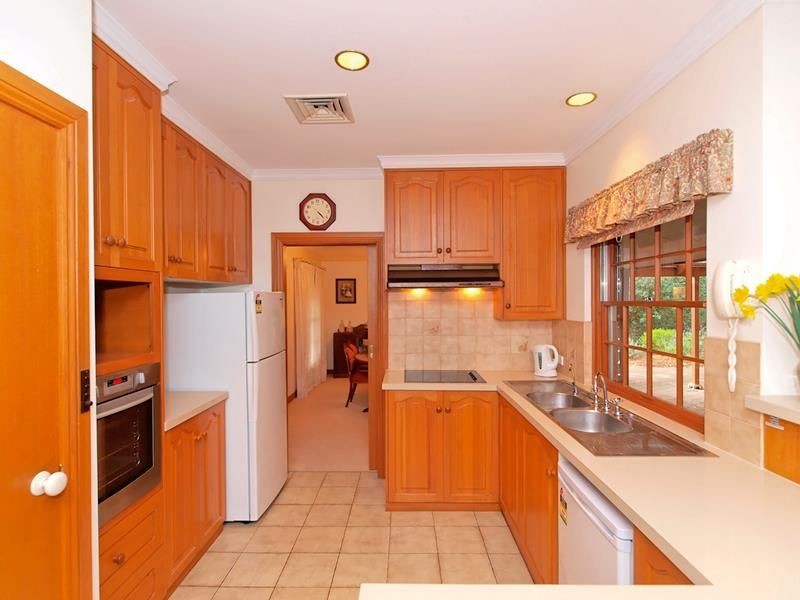 4 Chestnut Grove, Magill SA 5072