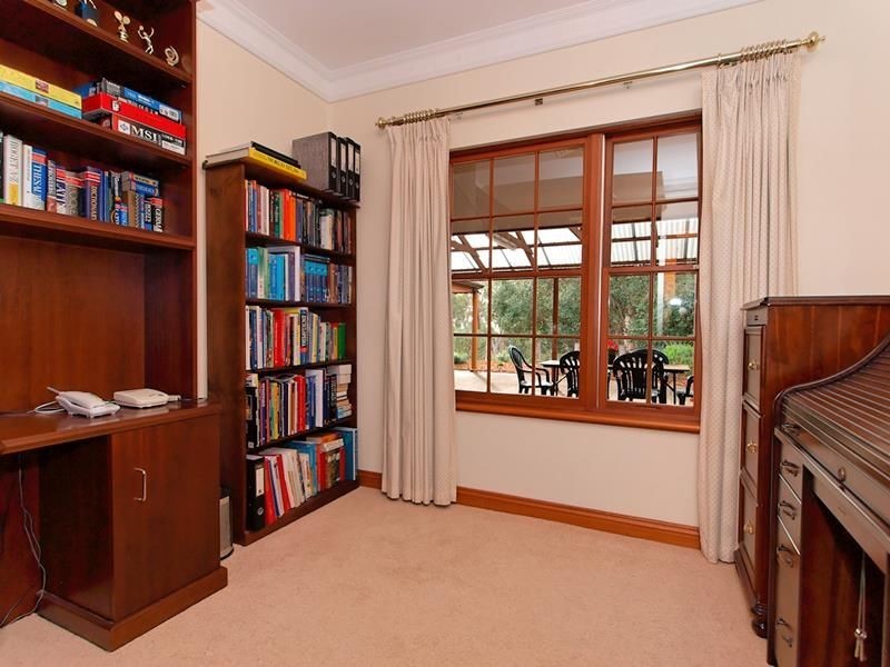 4 Chestnut Grove, Magill SA 5072