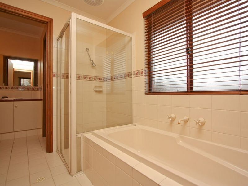 1 Arnold Drive, Mitchell Park SA 5043