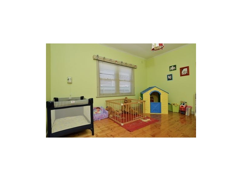 82 Kyeema Avenue, Cumberland Park SA 5041