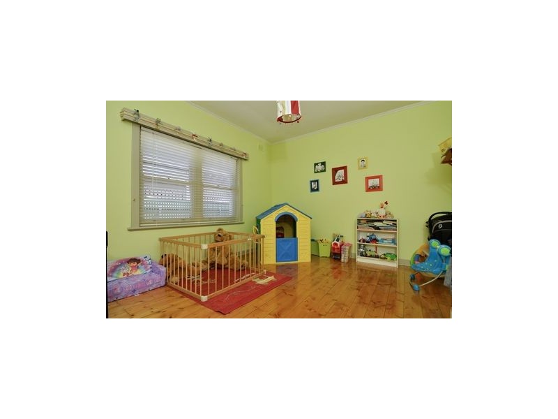 82 Kyeema Avenue, Cumberland Park SA 5041