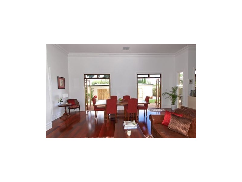 76 Fourth Avenue, St Peters SA 5069