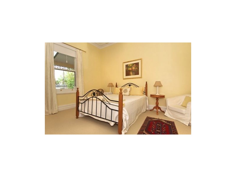 76 Fourth Avenue, St Peters SA 5069