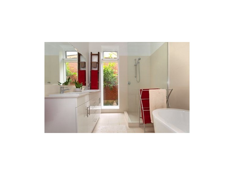 76 Fourth Avenue, St Peters SA 5069