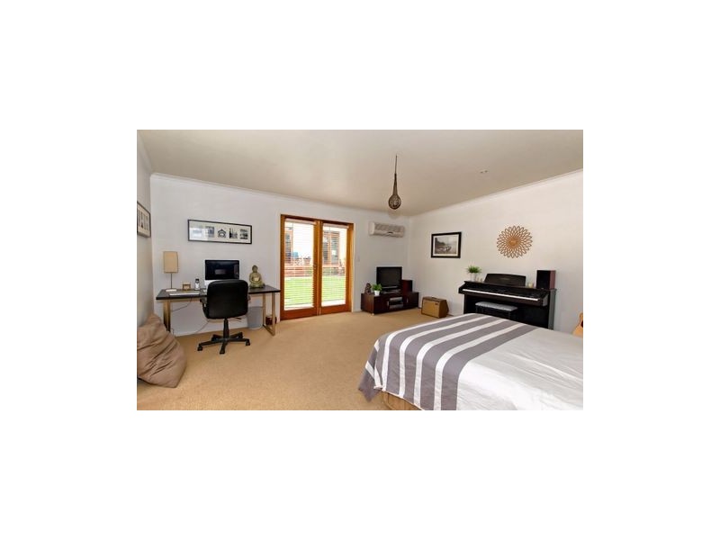 76 Fourth Avenue, St Peters SA 5069