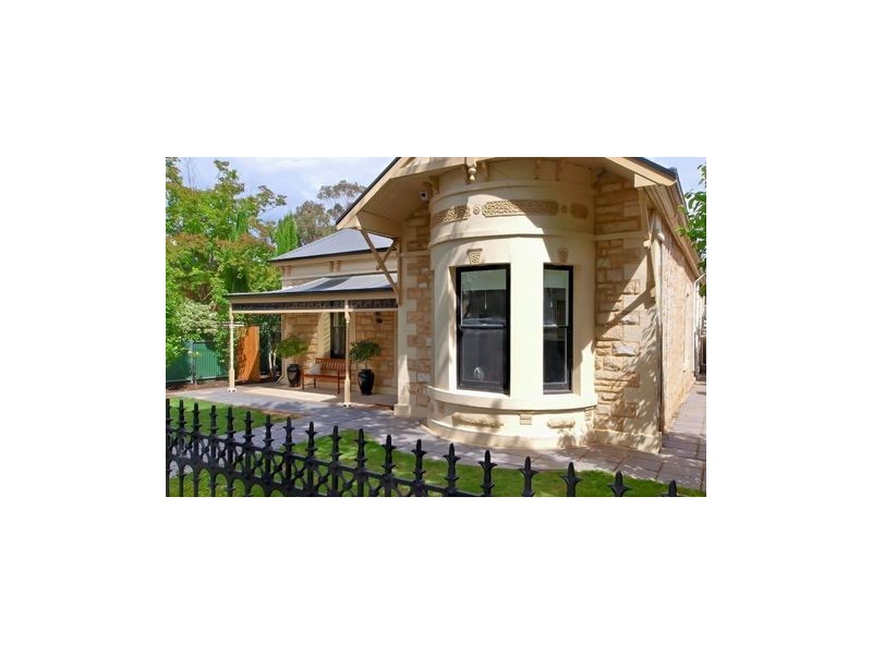 76 Fourth Avenue, St Peters SA 5069