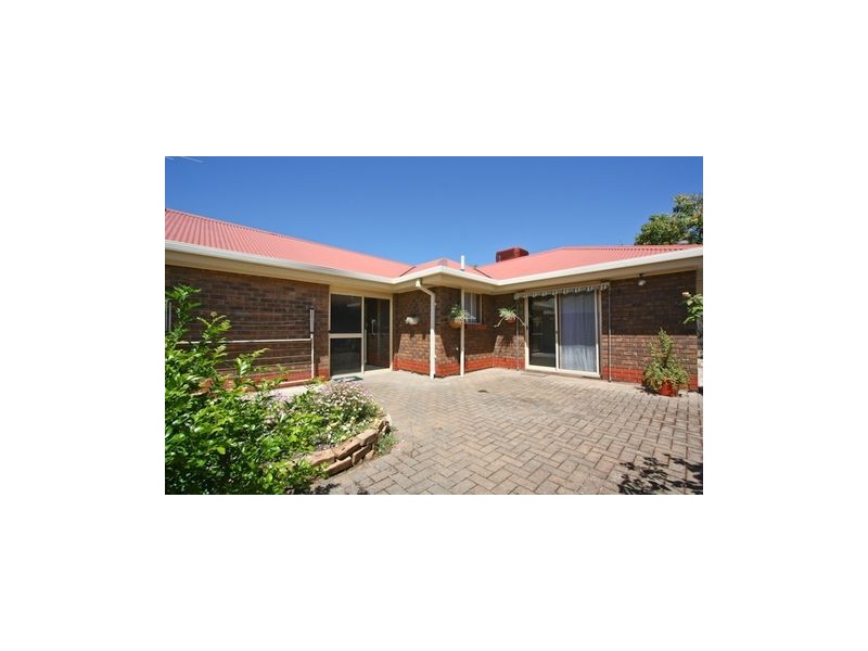 4 Hampton Court, Wynn Vale SA 5127