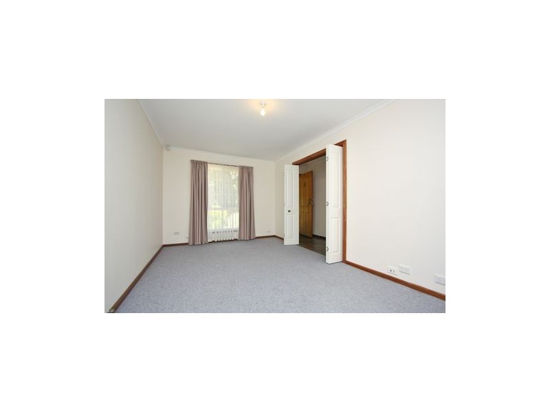 4 Hampton Court, Wynn Vale SA 5127