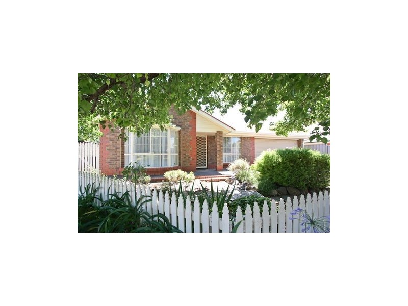4 Hampton Court, Wynn Vale SA 5127