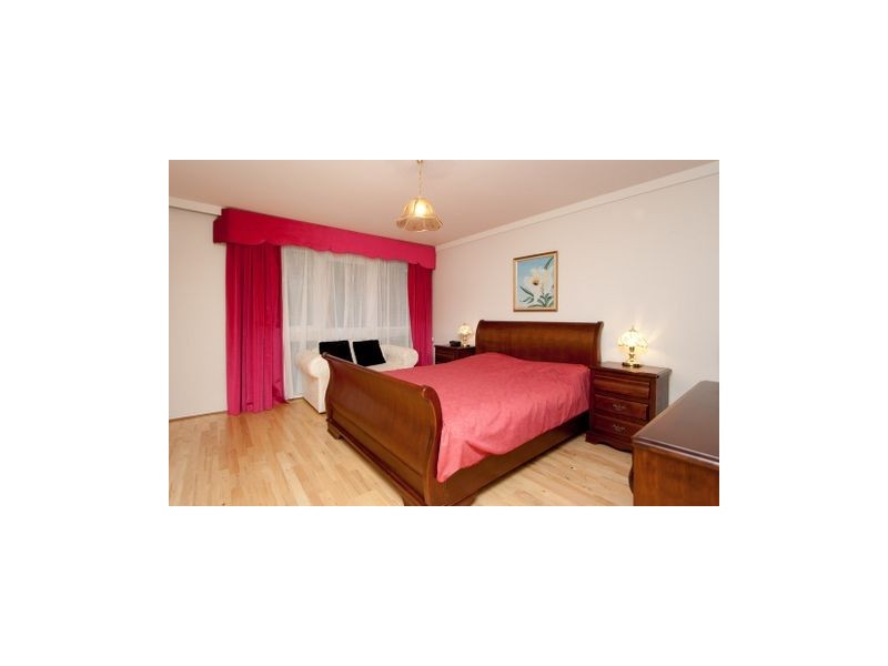 25 Crompton Drive, Wattle Park SA 5066