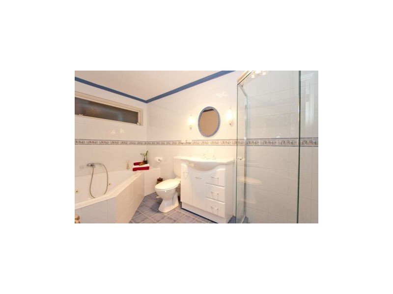 25 Crompton Drive, Wattle Park SA 5066