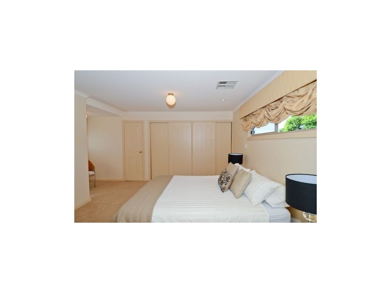 32 Hallett Avenue, Tranmere SA 5073