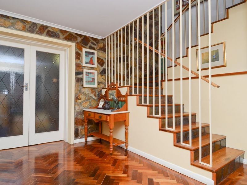 6 Myrtlebank Terrace, Stonyfell SA 5066