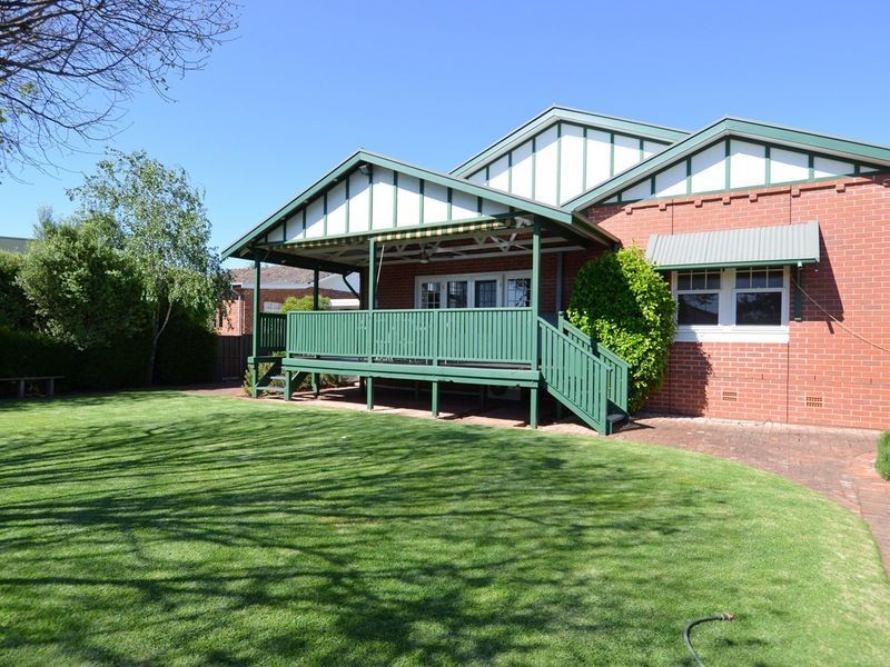 15 McKenna Street, Kensington Park SA 5068