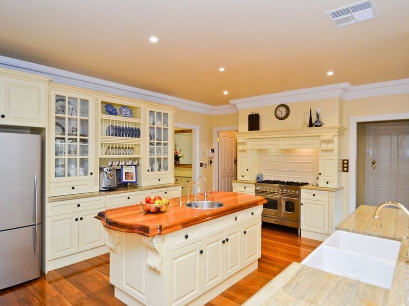 14 Lomond Avenue, Kensington Park SA 5068