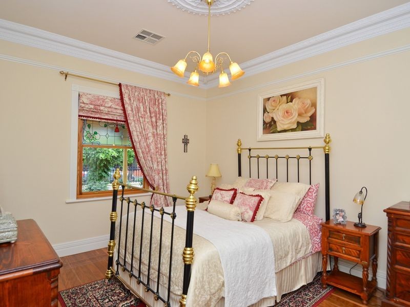 14 Lomond Avenue, Kensington Park SA 5068