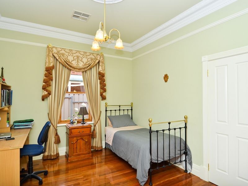 14 Lomond Avenue, Kensington Park SA 5068