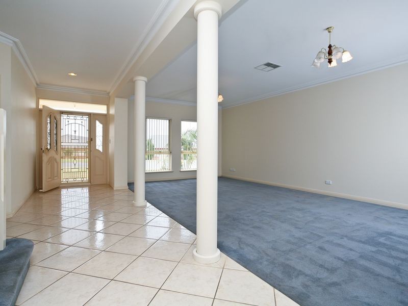 33 Homestead Avenue, Walkley Heights SA 5098