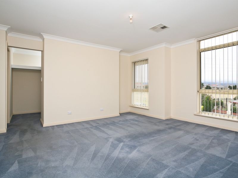 33 Homestead Avenue, Walkley Heights SA 5098