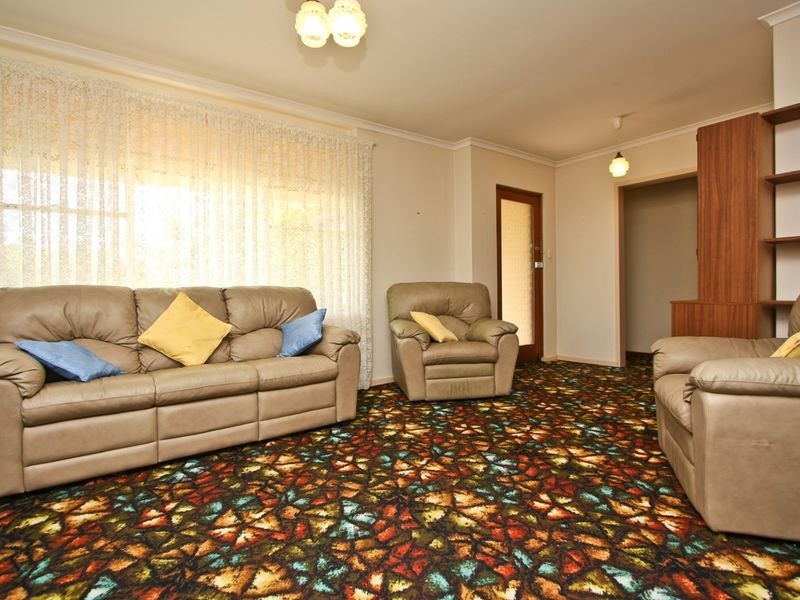 27 Sunnyview Crescent, Ridgehaven SA 5097