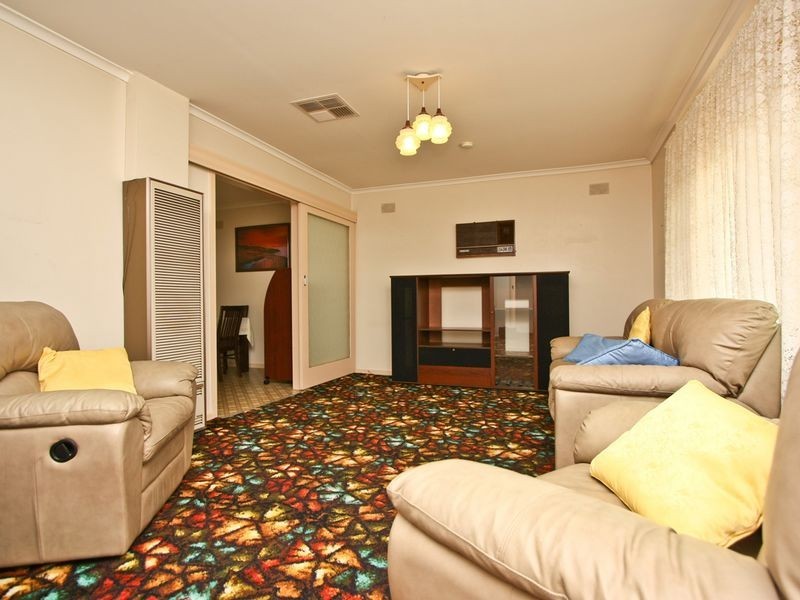 27 Sunnyview Crescent, Ridgehaven SA 5097