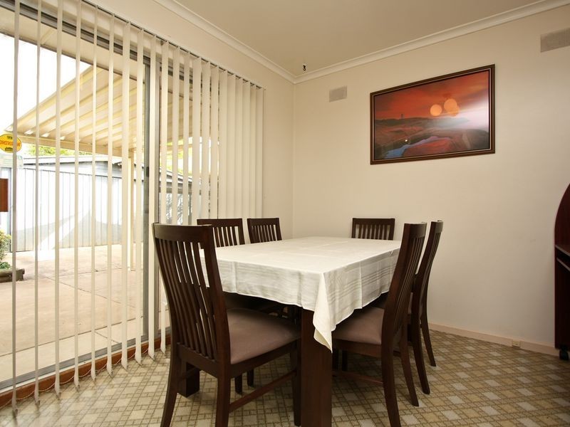 27 Sunnyview Crescent, Ridgehaven SA 5097