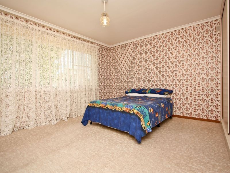 27 Sunnyview Crescent, Ridgehaven SA 5097