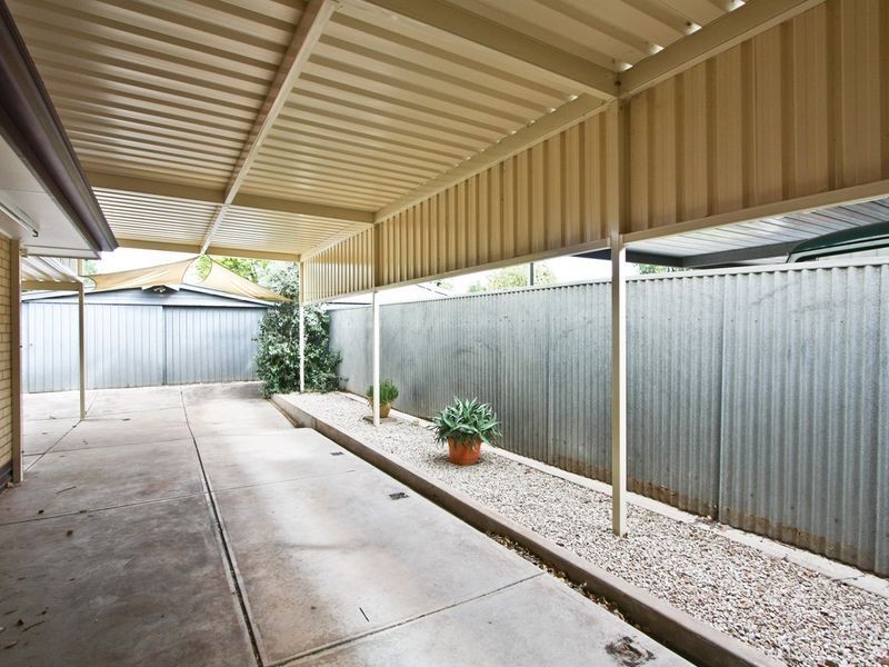 27 Sunnyview Crescent, Ridgehaven SA 5097