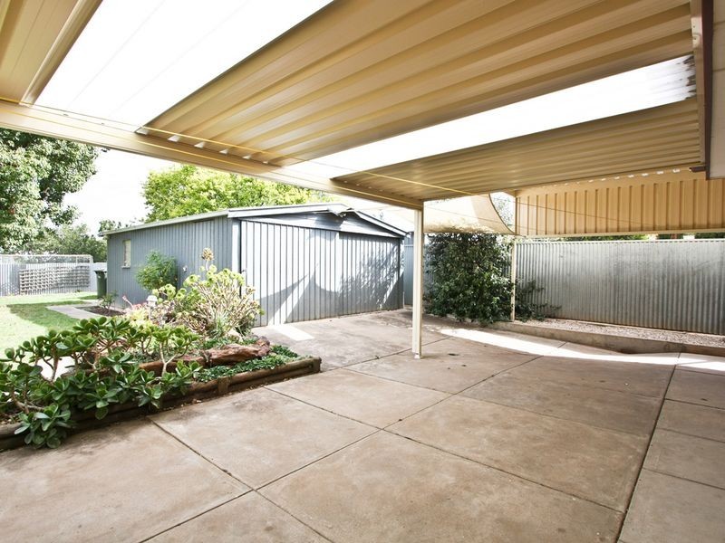 27 Sunnyview Crescent, Ridgehaven SA 5097