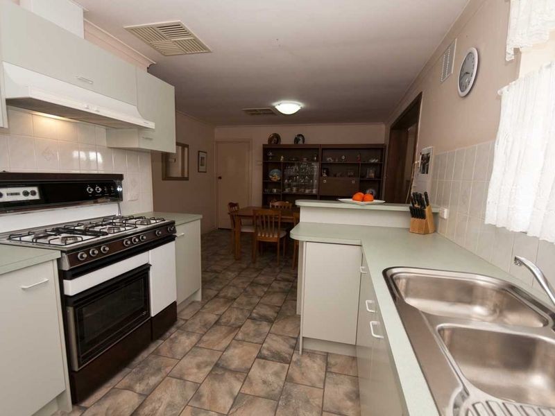 20 Harrow Road, Para Hills West SA 5096