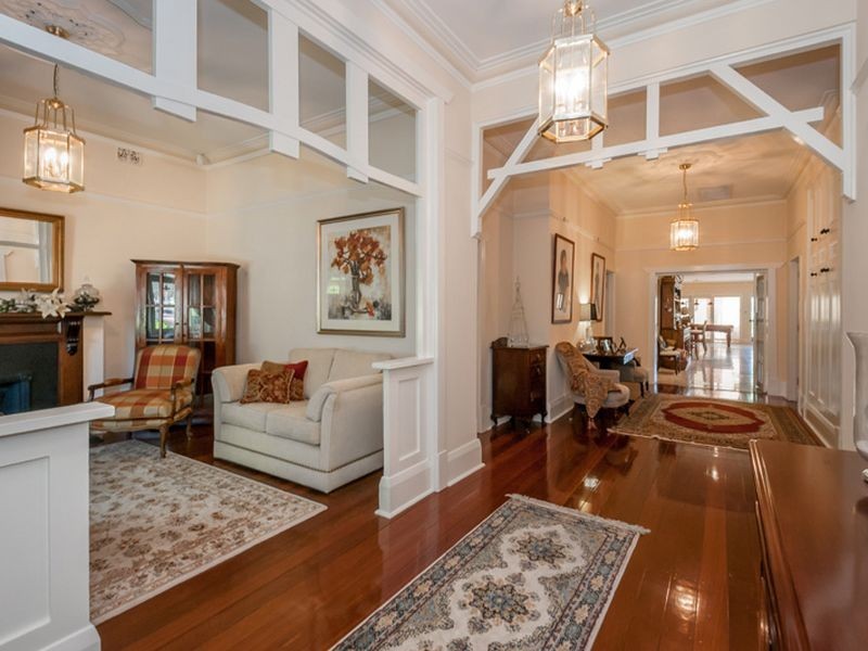 12 Seventh Avenue, St Peters SA 5069