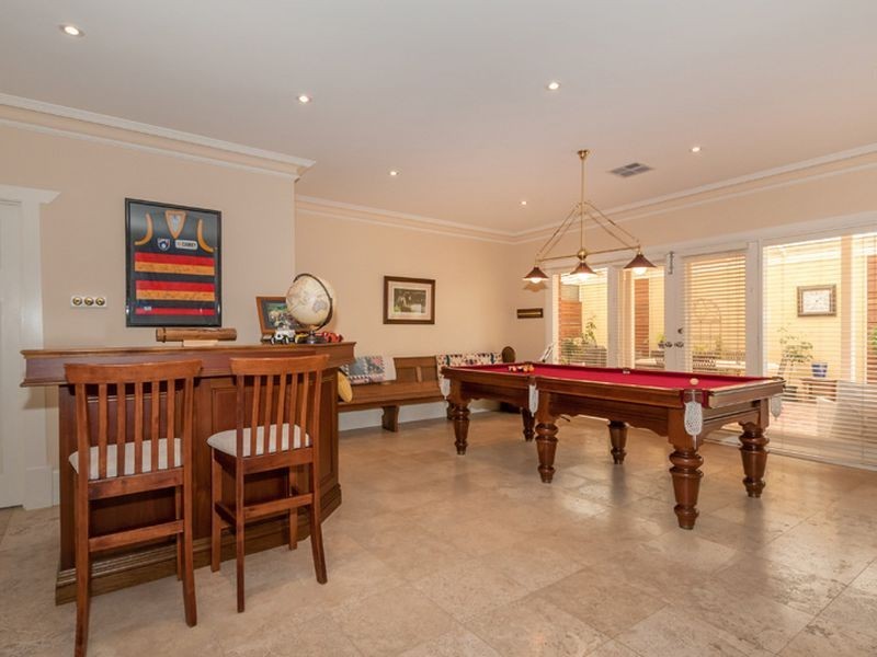 12 Seventh Avenue, St Peters SA 5069