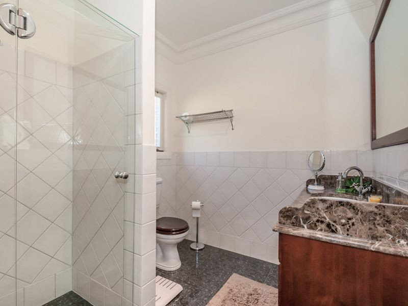 12 Seventh Avenue, St Peters SA 5069