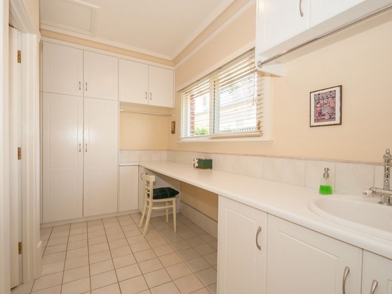 12 Seventh Avenue, St Peters SA 5069