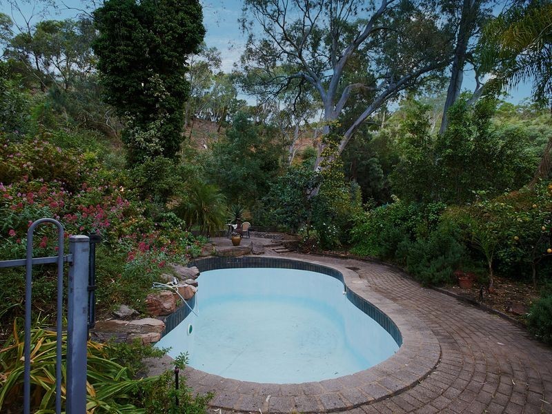 4 Grevillea Crescent, Stonyfell SA 5066
