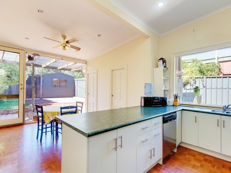 24 Shipsters Road, Kensington Park SA 5068