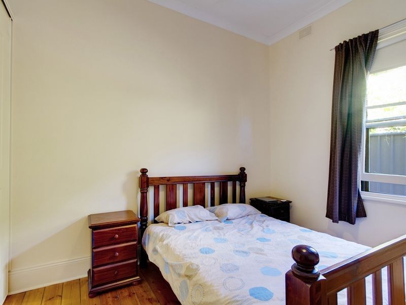 24 Shipsters Road, Kensington Park SA 5068