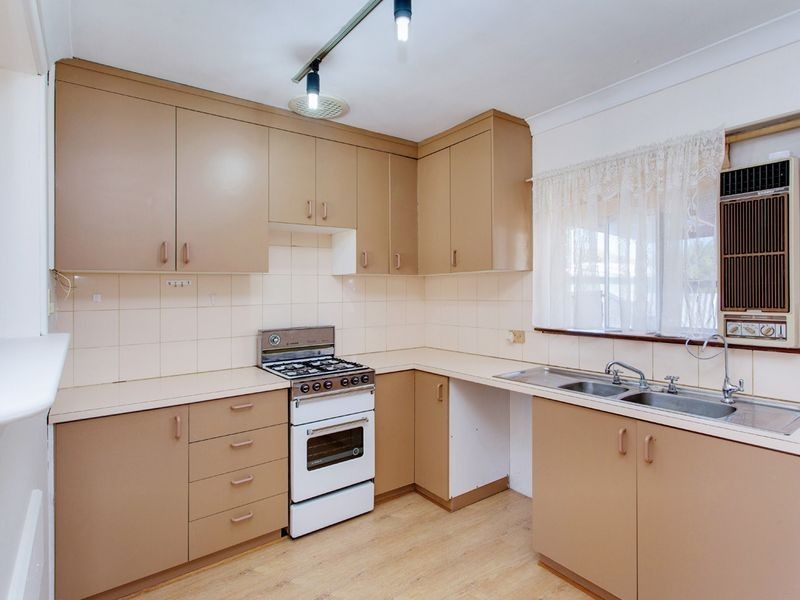1/6B Spenfeld Court, Valley View SA 5093