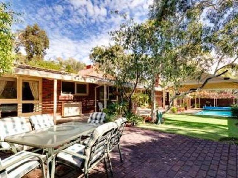 2 Morland Avenue, Stonyfell SA 5066