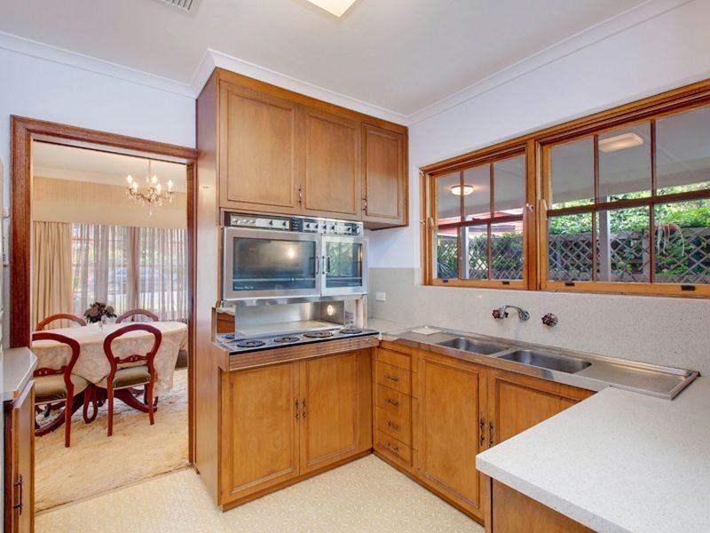 18 Rodger Avenue, Leabrook SA 5068