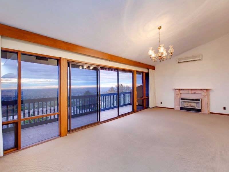 8 Redounau Crescent, Wattle Park SA 5066