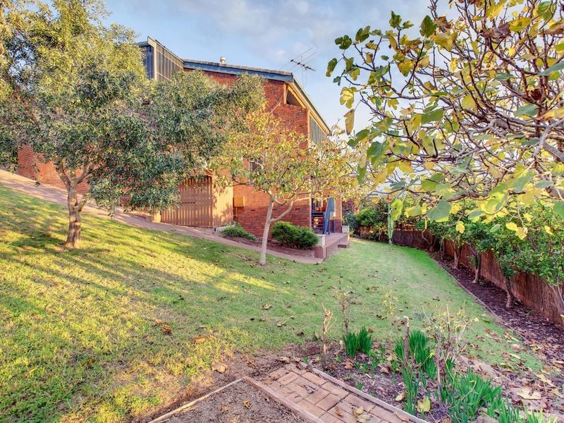 8 Redounau Crescent, Wattle Park SA 5066