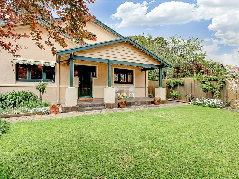24 Gurrs Road, Kensington Park SA 5068