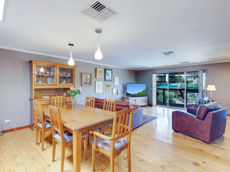 26 Grevillea Crescent, Stonyfell SA 5066
