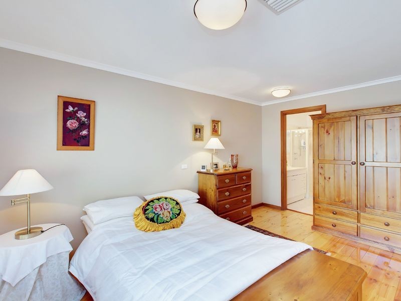 26 Grevillea Crescent, Stonyfell SA 5066