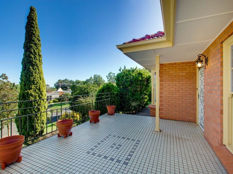 34 Crompton Drive, Wattle Park SA 5066
